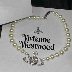 Designer halsband Vivi Luxury Top Diamond Big Saturn Pearl Luxury Punk Collar Necklace Chain Accessories Smycken Högkvalitativ Fashion Valentine's Day Romantic Gift