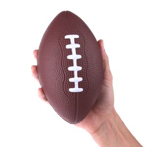 Bollar mini mjuk standard pu skum amerikansk fotboll fotboll rugby pressa boll barn vuxna födelsedag jul gåva fotbollsfärg slumpmässigt 230904