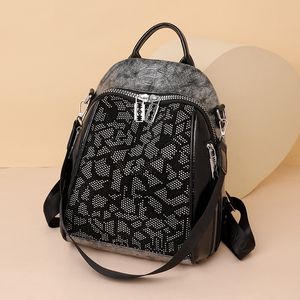 Saco de ombro feminina de fábrica 2 cores diariamente Joker Snake Bolsa Bolsa Multifuncional Punk Backpack Backpacks de viagem de couro brilhante e brilhante 620#