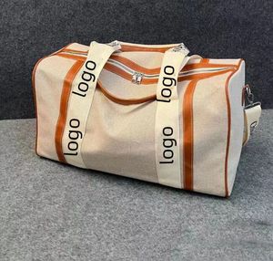 Luksusowe designerskie torby Duffel and Tote - Unisex skórzana torba na siłownię z paskiem na ramię, 2 kolory