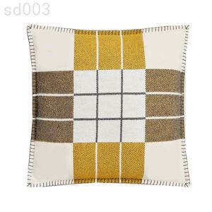 チェックされたデザイナー枕カバーは正方形の枕カバー45*45cm暖かさソフトスクエア格子縞のベッドルームケースカウチクッションカバーシンプルS04
