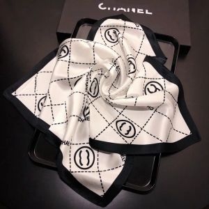 Designer Scarf Brand Women Fashion Wrap Head Scarfs Square Silk Twill Pashmina Scarves Shawle Pleated Birthday Present Enkel att matcha S