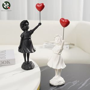 Dekorativa föremål Figurer Flying Balloon Girl Figurine Banksy Home Decor Modern Art Sculpture Harts Figur Craft Ornament Collectible Statue 230905