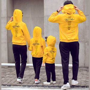 Down Coat Family Matching Outfits Autumn Winter Mum Daughter Dad Son Hooded Sweatshirt Plus Women Men Kids Thick Warm Jacket R230905