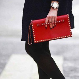 Women Clutch Desiger Handbag Cowhide Material Chain Crossbody Bags Fashion Rivets and Metal Hardware Totes 3 Spacer Liners Purse 1 Zipper Pocket Tote Bag