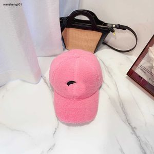 Casquette para menino menina inverno design de isolamento bola boné feminino lambhair chapéu designer masculino boné incluindo caixa presente preferido
