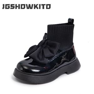 Stövlar Barnstövlar Fashion Pu Solid Black Bow Girls Uniform Spring and Autumn barn Fashion Flying Knit School Socks Shoes 230904