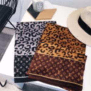 İpek Eşarp Tasarımcı Kaşmir Eşarp Kadınlar Baş Kafa Eşarp Moda Mektubu Leopard Marka Küçük Eşarplar Değişken Headscarf Aksesuarları Aktivite Hediye Boyutu 180x90cm