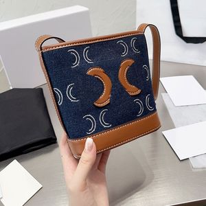 Modische Eimer-Umhängetasche, Denim-Rindsleder-Umhängetaschen, klassischer Briefdruck, Reisehandtaschen, Handy-Geldbörse, Steppfaden, verstellbarer Riemen, Clutch-Geldbörsen