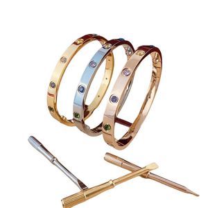 Erkekler için 7mm tasarımcı bilezik kadınlar yüksek moda aksesuarları sevgi bileklik hediyesi sevgililer sunar çelik materyal popüler mücevher elmas veya elmassız