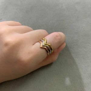 Moda Tasarımcısı Tiff Ring Top T Family S925 Tüm Vücut Sterling Gümüş V-Ring çok yönlü kişiselleştirilmiş yeni kadın sürüm yüzüğü