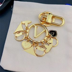 Luxury Leather Letters Keychains Designer Key Chains Men Women Couple Portachiavi Carabiner Lover Car Keychain Bags Pendant Keyrings Buckle Rings Gift