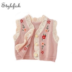 Jackets autumn baby girl all-match baby 0-2 years old cardigan cotton yarn knitted sweater embroidered V-neck sweater vest coat 230905