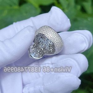 M25O OTIY Vivian Çapraz Baget Buzlu Diamond Ring Sterling Sier 925 VVS Moissanite Hip Hop Güzel Takı Yüzükleri