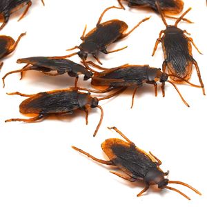 Halloween Toys 10pcs Fake Rubber Cockroach Roach Bug Halloween Special Lifelike Model Simulation April Fools Day Prank Funny Trick Joke Toys 230906