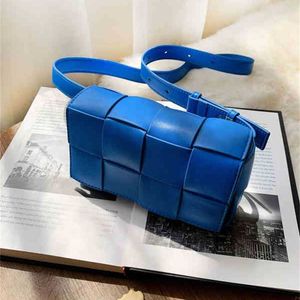Brösthandväskor Totes Designer Bag Cassette Midjeflaskor Kvinnor Summer Fashion Blue Chain Woven Shoulder Crossbody Venetass Leather