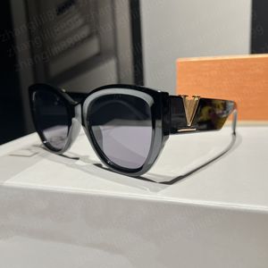 Lüks Tasarımcı Güneş Gözlükleri Erkek Kadın Dikdörtgen Güneş Gözlüğü UNISEX Tasarımcı Goggle Beach Güneş Gözlükleri Retro Çerçeve Lüks Tasarım Milyonerleri Meydanı UV400 Kutu
