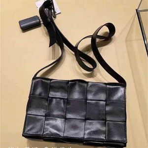 bottlegass Leather Handbags Oil Wax Venetass Small Designer Square Bag Cassette Woven Diagonal Single Shoulder Waist Genuine 3s7i