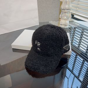 Designer fluffy autumn and winter baseball cap classic style big design neutral adjustable fashion explosion