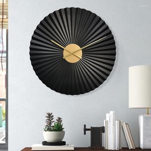 Wall Clocks Gradient Living Room Background Decorative Clock Creative Iron Fan-shaped For Bedroom Entrance Modern Design