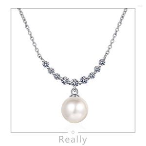 Kedjor Verkligen 18K White Gold S925 Sterling Silver Affordable 36 Cents Moissanite Lady Pearl Clavicular Chain Wedding Jewelry Party 519