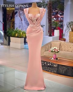 Party Dresses Pink Sweetheart Evening Dress Pärled Crystal Birthday Gowns Mermaid Gleats Formal Dubai Arabic Custom Made Vestido