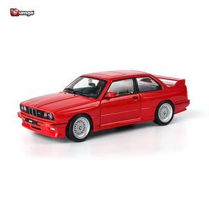 DIECAST MODEL CAR BBURAGO 1 24 Style M3 E30 1988 Model ALOY Model Luksusowy pojazd Diecast Model Can Classic Collection Dekoracja prezentu 230906