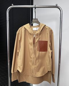 女性用ジャケットのデザイナーフォールフード付き短いトレンチコート