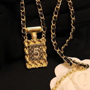 Classic Gold Plated Necklace Fashion Perfume Bottle Pendant Wedding Gift Jewelry High Quality Sweater Necklaces No Box