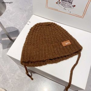 Cappelli 23ss per ragazza treccia Beanie per donna moda berretti da signora di alta qualità Design con lacci Berretto con teschio Scatola inclusa Regalo preferito