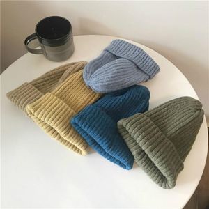 BERETS H7492 KOREAN PURE Color Beanies Hat Män Kvinnor Enkel varma stickade skallar Cap Autumn Winter utomhus Bekväma mössa hattar