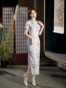 Etniska kläder Elegant sommar Slim Silk Light Grey Long Cheongsam Performance Catwalk Bankett Kinesisk stil Eventa Qipao klänning för kvinnor