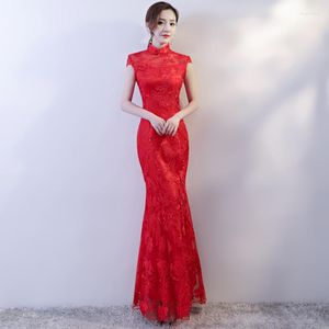 エスニック服の赤いレースの花嫁の結婚式のチョンサムドレス長いキパオの女の子中国の伝統的なチパオの凶暴なクリアランス