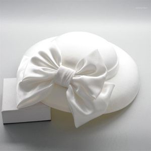 Stingy Brim Hats Big Fascinators For Weddings Stor Bowknot Satin Hat White Women Elegant Feather Fedoras Black Ladies Vintage12363