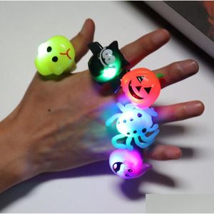 Andere festliche Partyzubehör Halloween-Finger-LED-Lichtspielzeug Kindergeschenk Schöne leuchtende Spielzeuge Kürbis Spinne Fledermaus Geist Glitzerring Suppl Dhckk