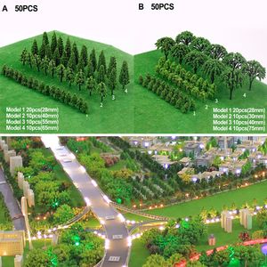 Zabawki z broni 50pcs Model plastikowy pociąg miniaturowy sceneria drzew budynku Krajobrazowe akcesoria architektoniczne architektoniczne modele piasku Modele DIY 230906