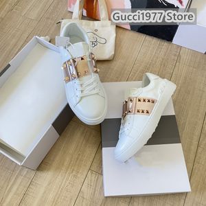 2023 casual shoes designers women men open untitled studs sneaker mens Be My Red Studs Black Heel silver white band Ruthenium metallic sneakers