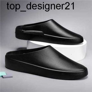 Designer Nevoeiro Chinelos Adilette 2023 Slides Homens Mulheres Moda Marca Sandálias Ao Ar Livre Verão Massagem Pantoufle Preto Aumenta Mulheres Mens Verão Chinelos