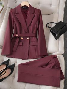 Kvinnors tvåbitar byxor Kvinnor pantar kostym Black Red Lady Business Formal 2 Pieces Blazer Set Female Jacket med bälte och byxa för