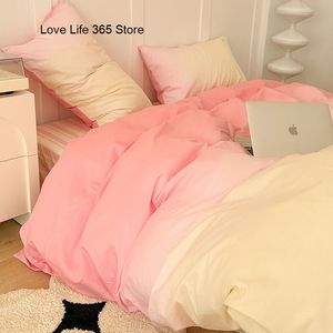 Sängkläder set gradering rosa färguppsättning platt lakan täcke täcke singel dubbel full queen king sängkläder ins rent sovrum linne 230906
