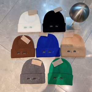 Coppia Colore Caramella Autunno e Inverno Calore Designer Beanie Cappello Berretto da donna Sport all'aria aperta 50% Lana Capelli di coniglio Lettera Ricamo casquette