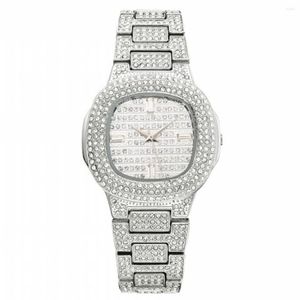 Relógios de pulso Relógio de diamante para mulheres senhoras ouro minimalista analógico quartzo movt único feminino gelado fora 2023