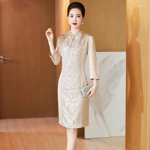 Ethnische Kleidung Yourqipao Champagner Mutter der Braut Kleid Chinesisches traditionelles Hochzeitsbankett 2023 Prom Cheongsams Abendkleider