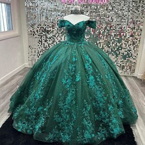 Mörkgrön quinceanera klänningar Emerald Green V-ringning Bollklänning Lace Applique Pärled Crystal Sweet 16 Girls Party Vestidos de 15 Corset