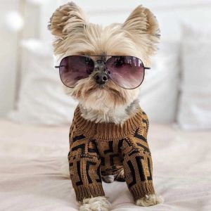 犬のアパレル秋の冬のペット服ファッショナブルな手紙刺繍子犬のセーターLuxurysデザイナーが茶色をclohesyshome cxg230966