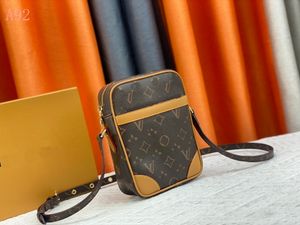 5A Kvalitet Klassisk lyxdesigner Fashion Shoulder Bags Handväskor Crossbody Baga Plånbok Handväskeväskor Wallets Women Dragkedja täcker Messenger Väskor