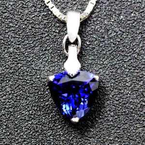 Pendant Necklaces Fashion Triangle Blue Stone Necklace With Chain Silver Jewelry The Royal Corundum Women Gifts