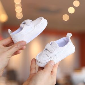 Primi camminatori VALEN SINA Scarpe da bambino Bianche Battesimo Mocassini battesimali Infantili Ragazze dei ragazzi Slip-On Piselli Scarpe da passeggio 230906