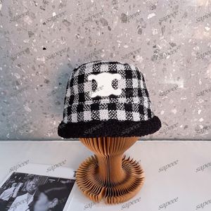 Tasarımcılar Lambair Buck şapka Havalandırma tarzı tasarımcı moda erkekler Sonbahar Kış Tatil Casquette Üçgen Baskı Kova Şapkaları 2309067PE