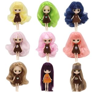 Docks Boneka Telanjang Blyth Mini 10cm Berbagai Warna Rambut Dengan Gaun Acak Dengan Tanpa Poni Tubuh Normal Mainan Fashion DIY 230905